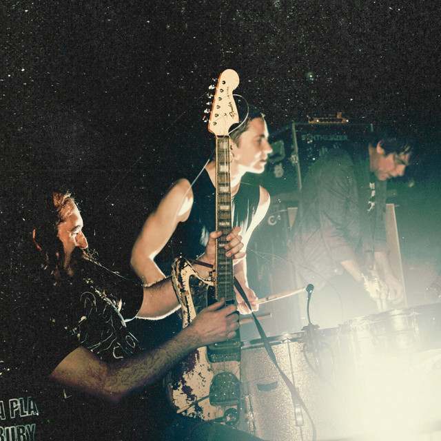 A Place To Bury Strangers: Alternative artist