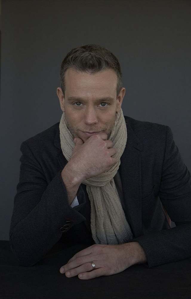Adam Pascal: Rock artist