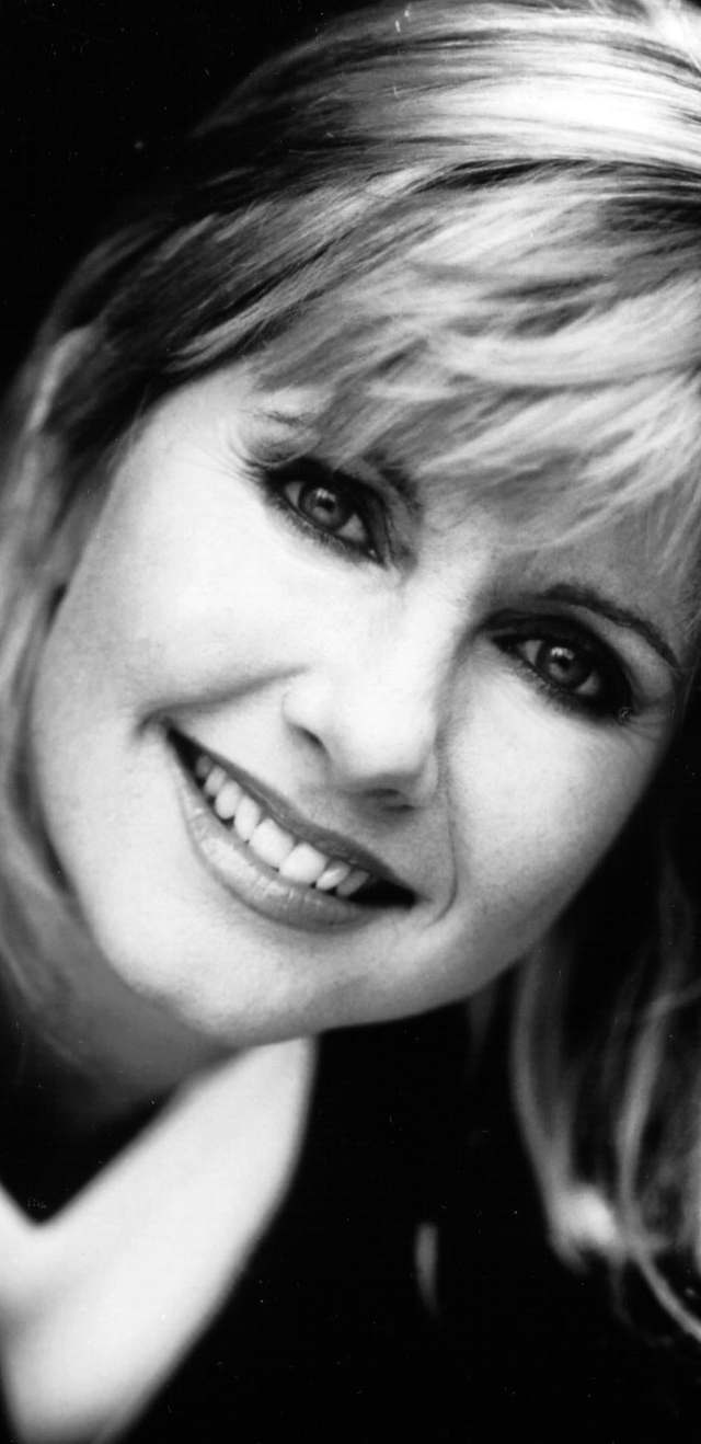 Always Olivia - Tribute to Olivia Newton John: Pop artist