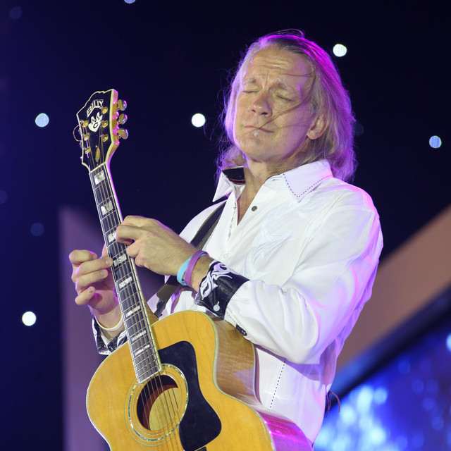 Acoustic Guitar Trailblazer- Billy McLaughlin at Crooners Lounge - Dunsmore Jazz Room on Oct 4, 2026