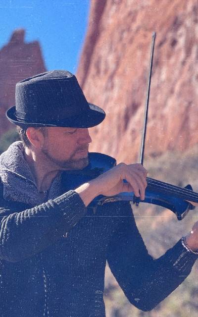 Blue Violin's Retro Rock and Roll Christmas