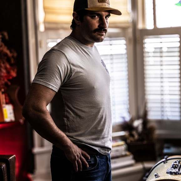 Casey Chesnutt: Country and Folk artist