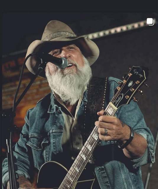 Dallas Moore: Country and Folk artist