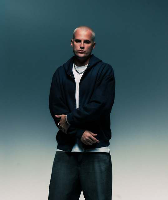 Devault: Dance/Electronica artist