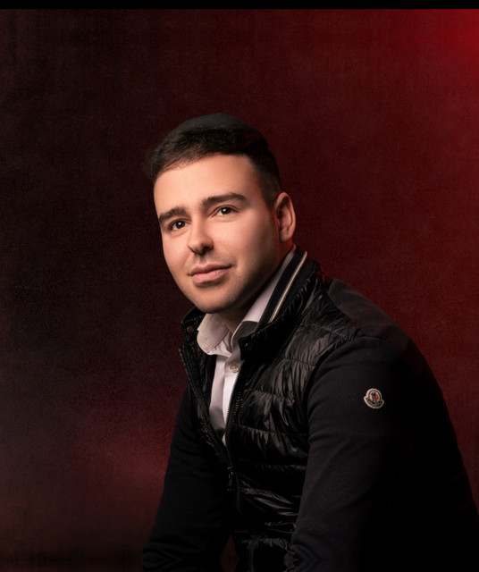 Dovi Neuburger: comedian