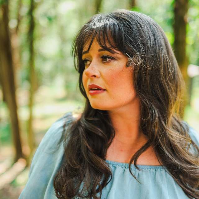 Emily Scott Robinson: Country and Folk artist
