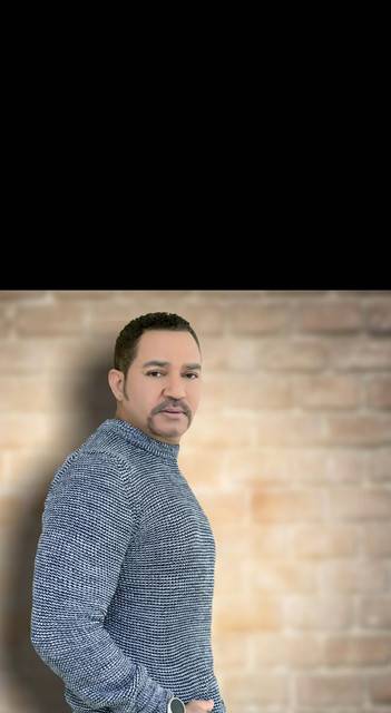 Mis Raices Latinas - Frank Reyes