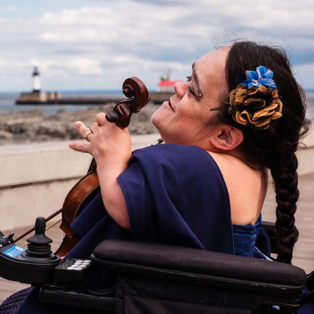 Gaelynn Lea: Classical artist