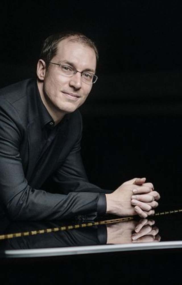 Gilles VonSattel: Classical artist