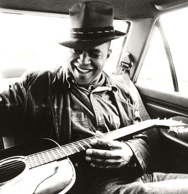 Guy Davis: Blues and Jazz artist