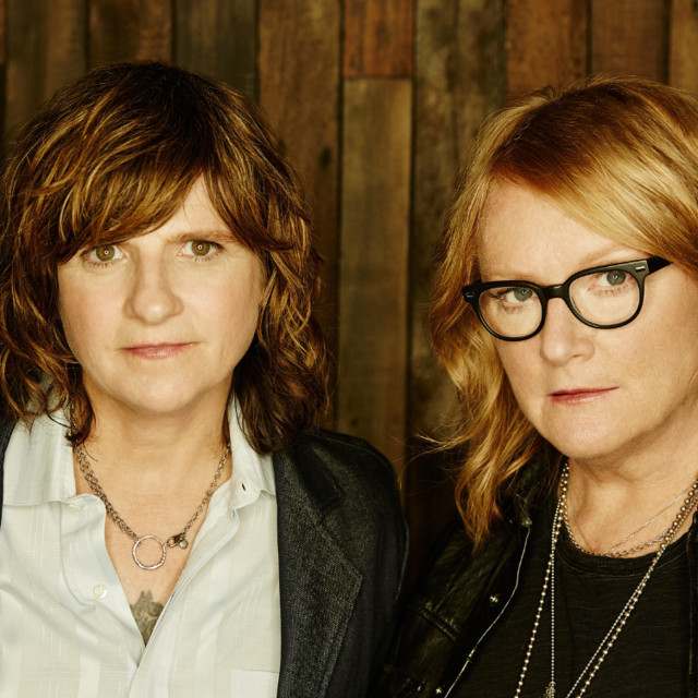 Indigo Girls: Country and Folk artist