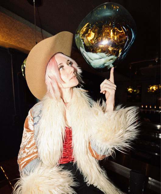 Jessica Lea Mayfield: Alternative artist