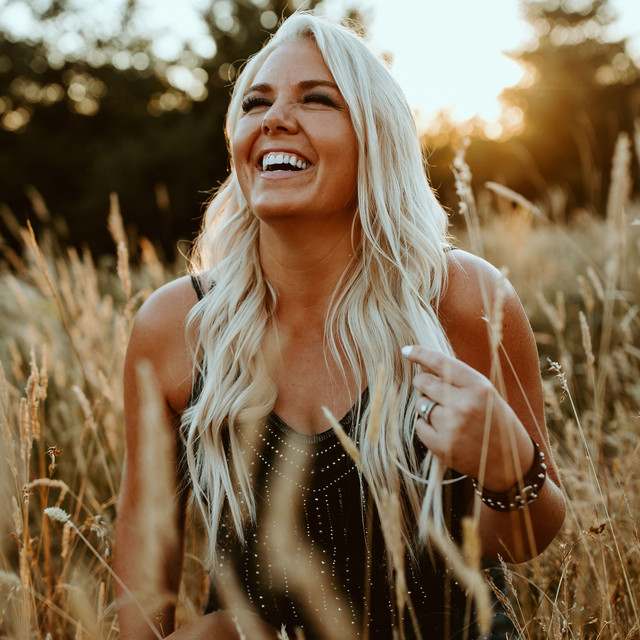Jessie Leigh: Country and Folk artist