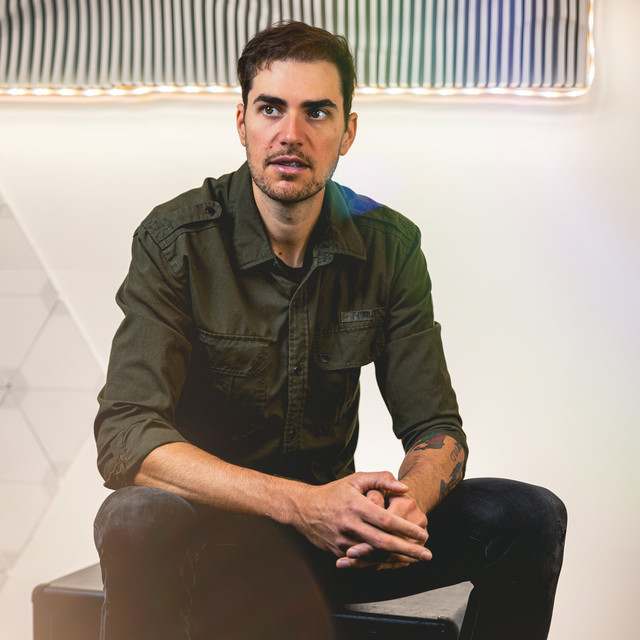 Lioneer: Alternative artist