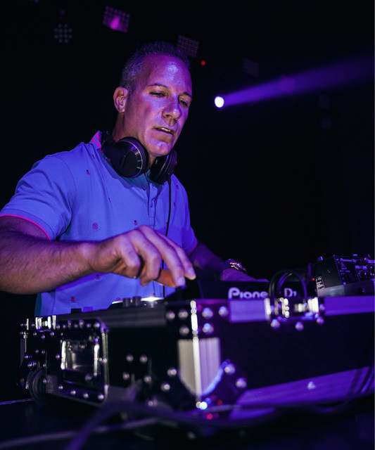 Louie DeVito: Dance/Electronica artist