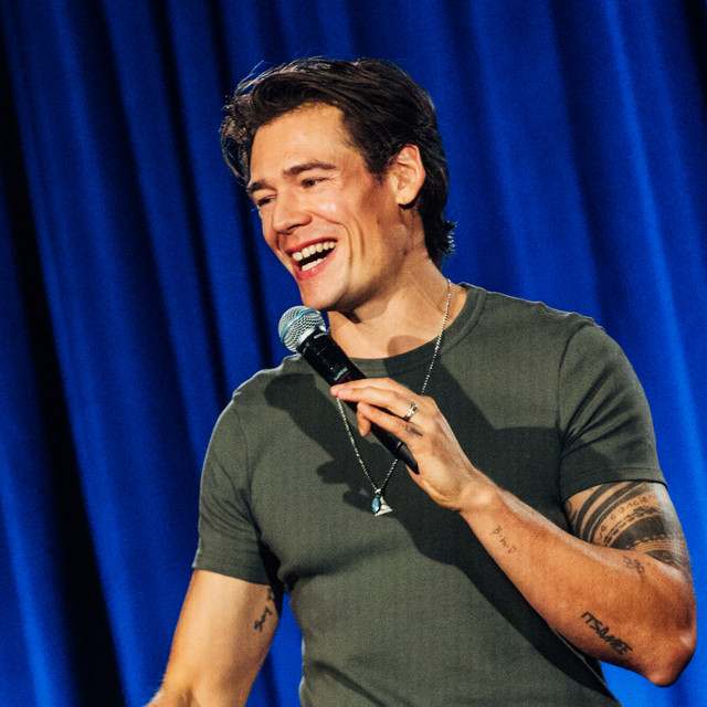 Mario Adrion: comedian