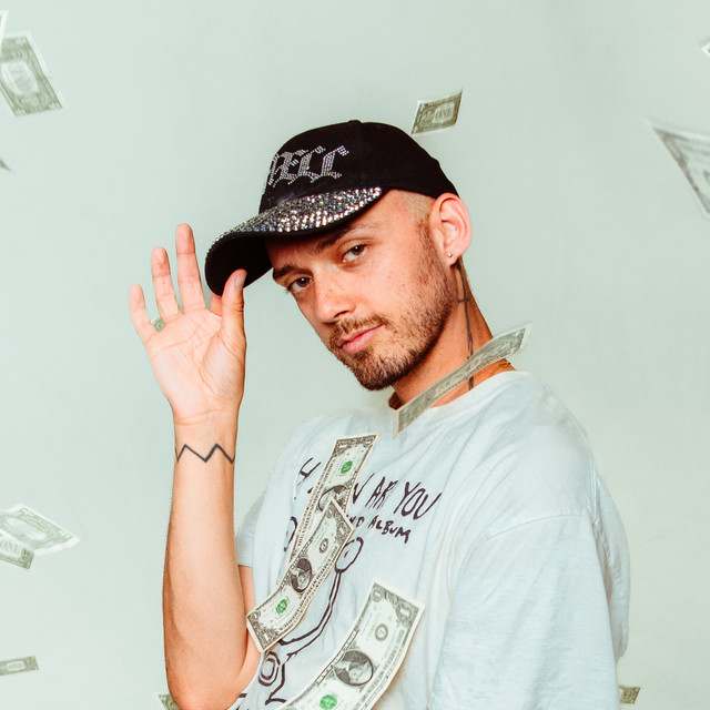 ONHELL: Dance/Electronica artist