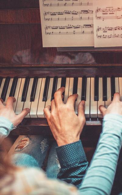 Tribute to Piano Men: Elton John, Billy Joel, and more