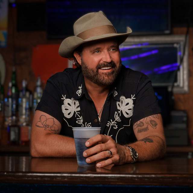 Randy Houser: Country and Folk artist