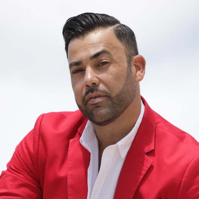 Rogelio Martinez: Latin Music artist