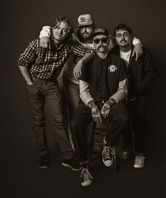 Ronnie and the Redwoods: Rock artist