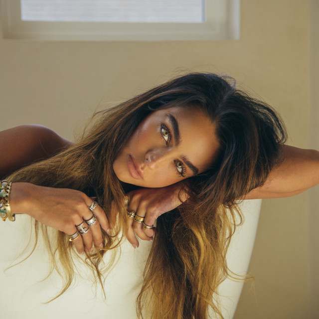 Sommer Ray: Dance/Electronica artist