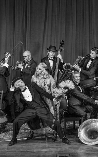 Squirrel Nut Zippers - Christmas Caravan
