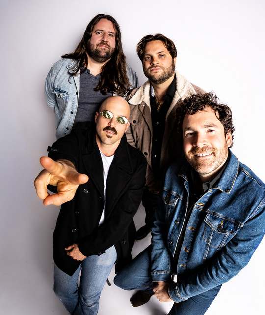 The Mighty Pines: Rock artist